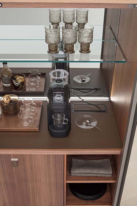 Bristol Bar | Alivar